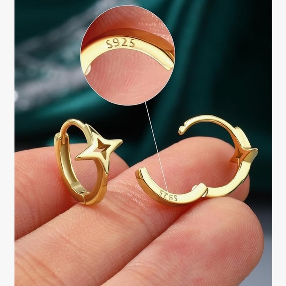 925 Sterling Silver Stunning Star Gold Earrings - Picture 2 of 10